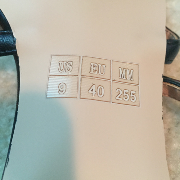 Studded Sandals -  - Cute and Comfy! - Size 9 - Picture 6 of 8